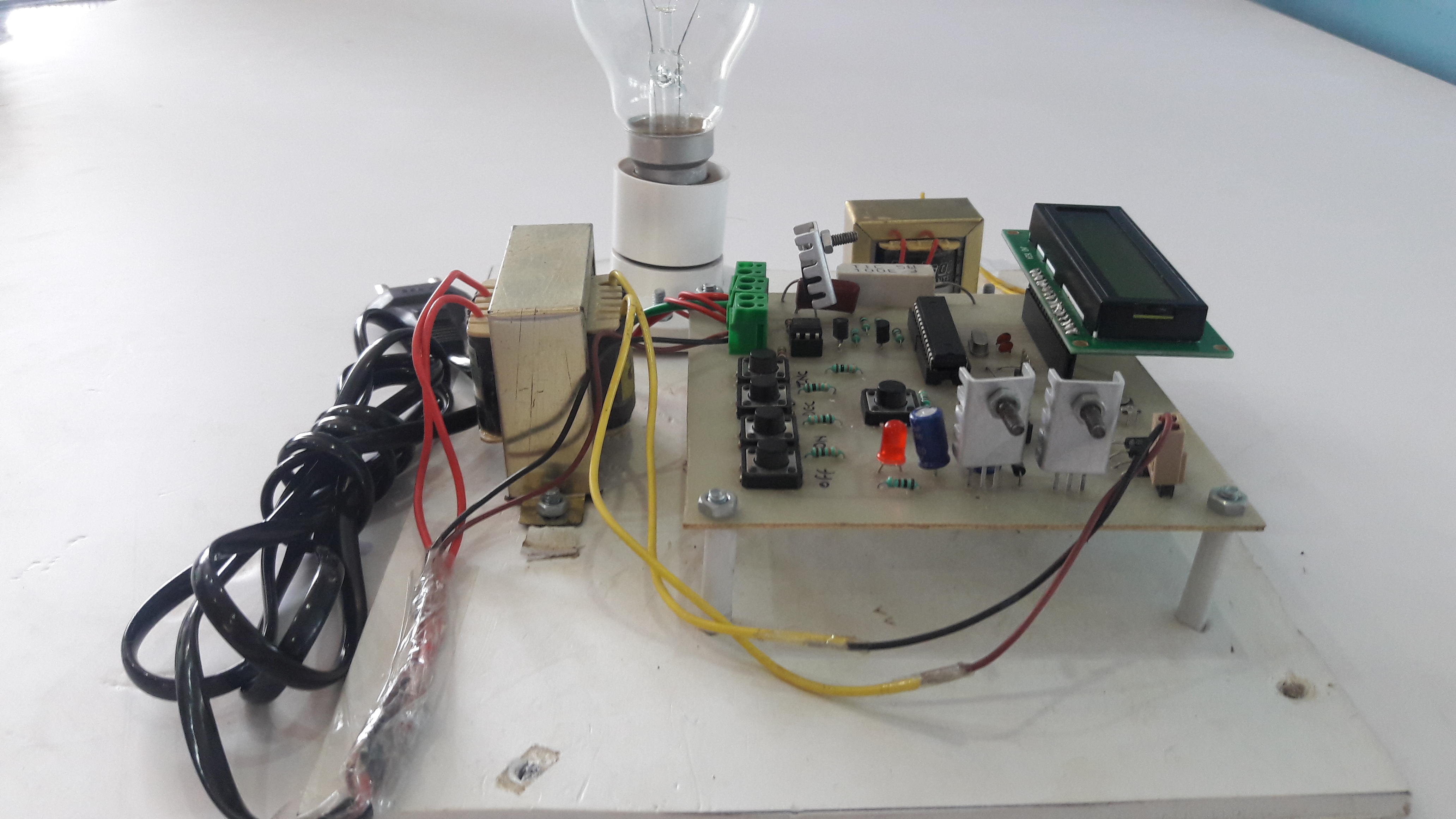 INDUSTRIAL POWER CONTROL BY INTEGRAL CYCLE SWITCHING WITHOUT GENERATING